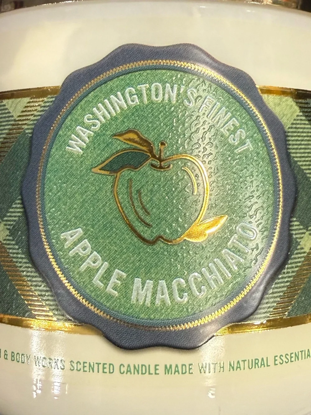 Washington’s Finest Apple Macchiato Candle - Picture 2 of 2